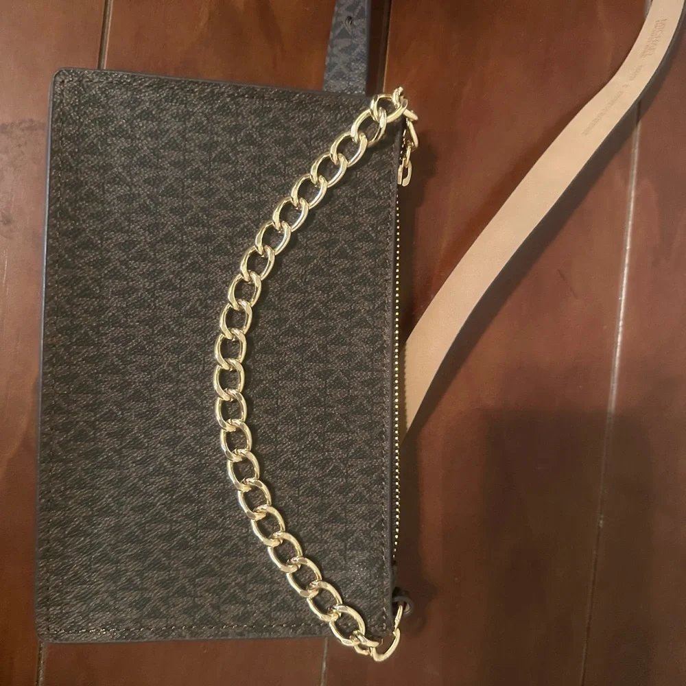 Two Michael Kors bags! One belt bag one crossbody. Black and tan - Picture 2 of 9